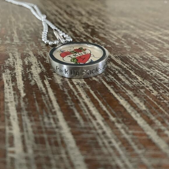 True Love Reversible Necklace NWOT Pinup
Tattoo Rockabilly Heart Ball Chain - Picture 7 of 9